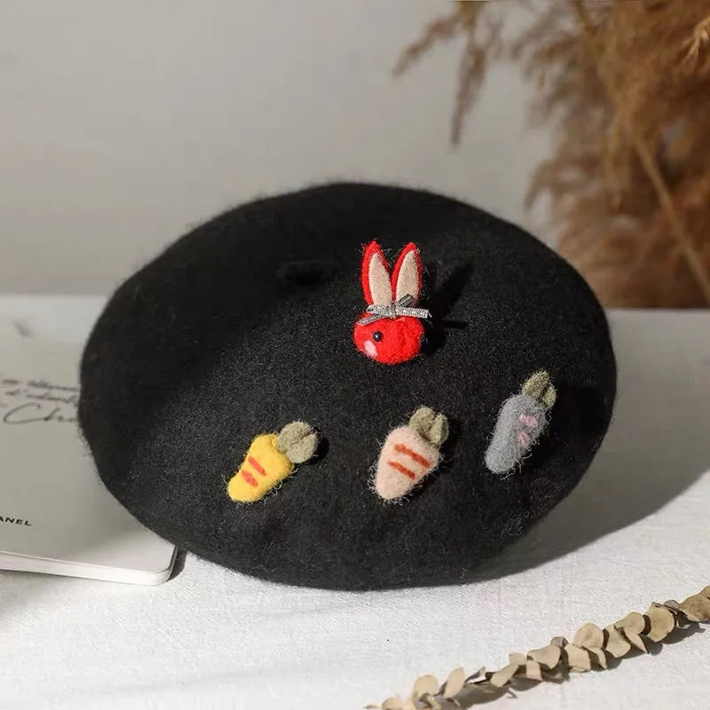 “BUNNY & CARROT” BERET BY11285