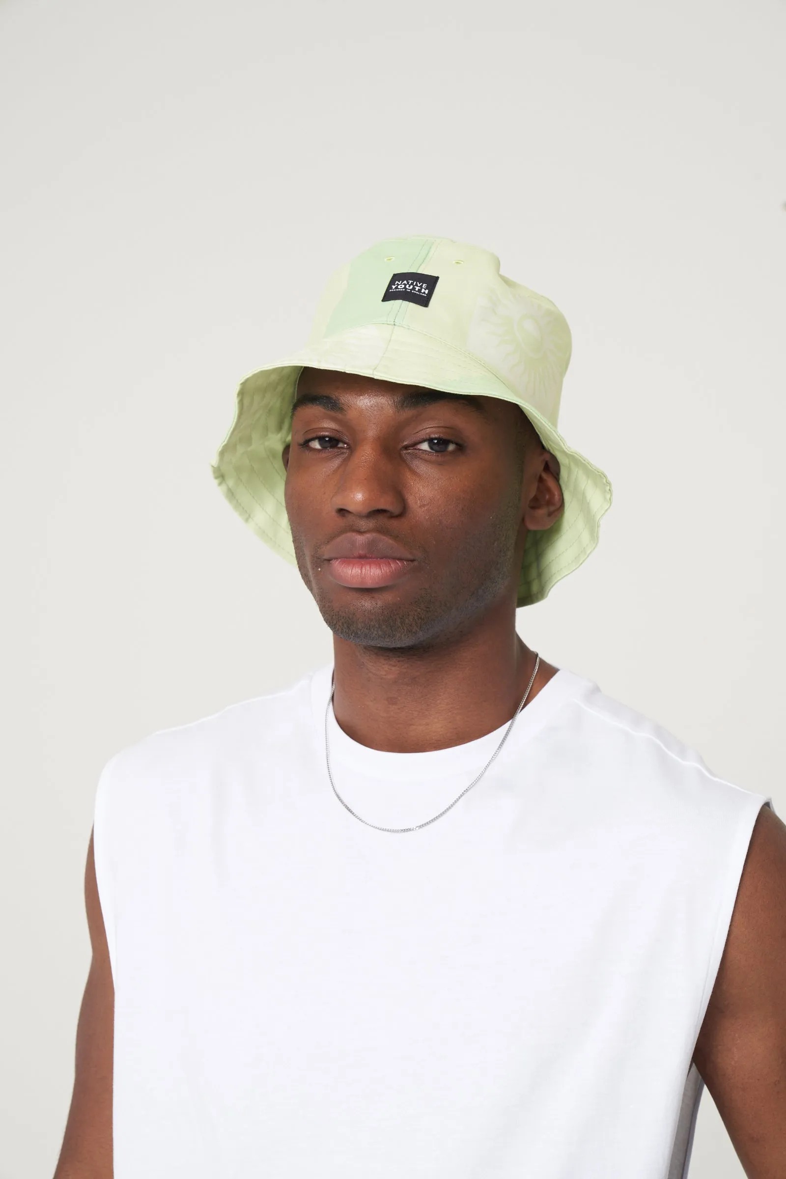 UMBRA BUCKET HAT