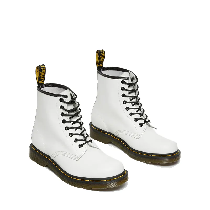 Women’s All Season Boots, White Mid-Top 